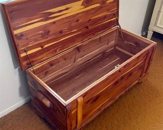 Solid Wood Cedar Lined Chest Blanket Trunk 17x40x17in HxWxD