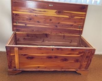 Solid Wood Cedar Lined Chest Blanket Trunk 17x40x17in HxWxD