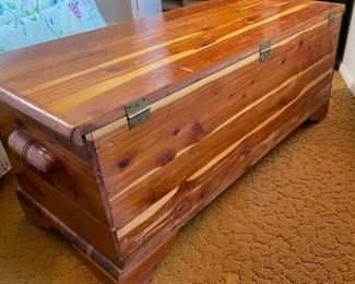 Solid Wood Cedar Lined Chest Blanket Trunk 17x40x17in HxWxD