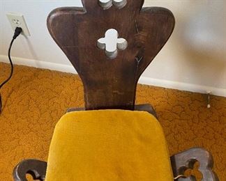 Birthing Chair Yellow Cushion 30x20x13in HxWxD