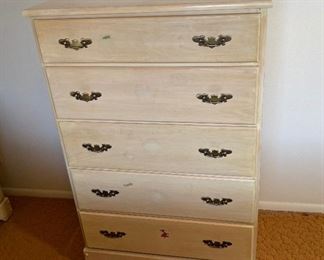 Wills Furniture 5-Drawer Dresser 42x28x18in HxWxD
