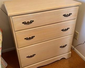 Vintage Willis Furniture 3-Drawer Nightstand 31x29x18in HxWxD