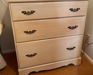 Vintage Willis Furniture 3-Drawer Nightstand 31x29x18in HxWxD