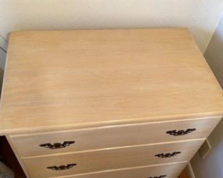 Vintage Willis Furniture 3-Drawer Nightstand 31x29x18in HxWxD