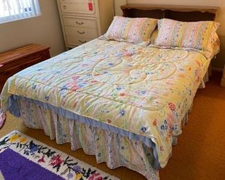 Queen Size Bed 38x60x90in HxWxD