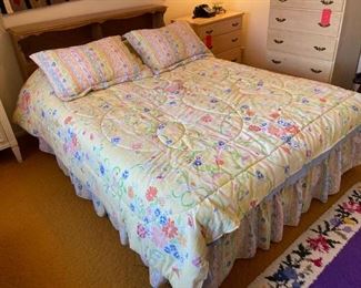 Queen Size Bed 38x60x90in HxWxD