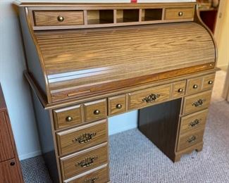 Faux Walnut Roll Top Desk 47x50x23in HxWxD
