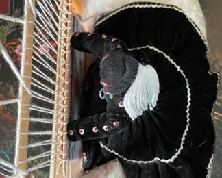 Navajo Weaver Doll Rug Maker 12x13x8in HxWxD