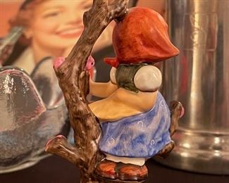 Goebel HUMMEL #141 3/0 Apple Tree Girl"