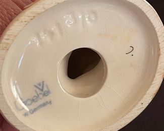 Goebel HUMMEL #141 3/0 Apple Tree Girl"