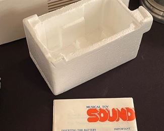 1970's Musical Toy Gold SOUNDWAGON VW Bus Record Player w/Box & Papers