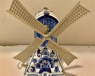 $30 - Windmill music box.  Made in Holland. 5.5"H x 3.5"W x 3.25"D - music works