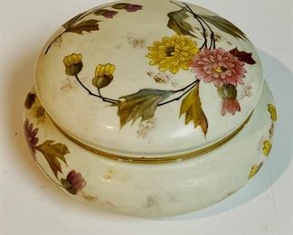 $20 - RW Bavaria porcelain trinket dish with lid.  3"H x 7"D