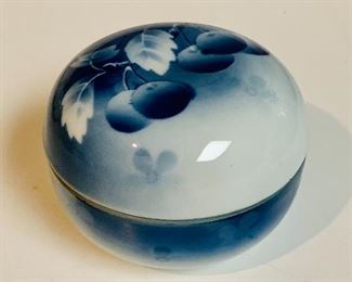 $20 - Porcelain  trinket dish with lid -  2.5"H x 3.5"D