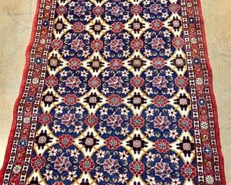 $1,300 - Varamin persian rug. 4'10" x 3'2"