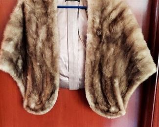 Sistovaris Mink Cape