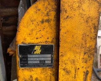Big Joe Lift (1000 lb capacity)