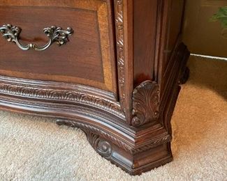 A.R.T. Furniture Old World Estate 5 Piece Bedroom Set: King Size Bed, Two Night Stands, Tallboy Dresser, and Leather Storage Bench