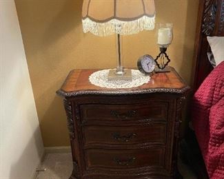 A.R.T. Furniture Old World Estate 5 Piece Bedroom Set: King Size Bed, Two Night Stands, Tallboy Dresser, and Leather Storage Bench