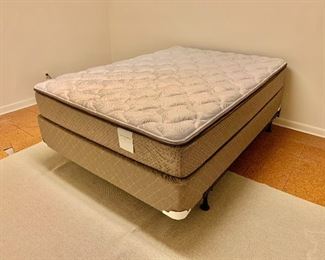 $495 -  Hampton & Rhodes HR340 full size mattress & boxspring.  72"L x 51"W