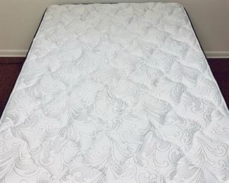 Detail; Hampton & Rhodes HR340 pillow top full size mattress and box spring ; excellent condition