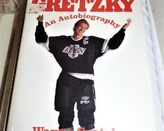 Autographed book Wayne Gretzky, Arrowheads