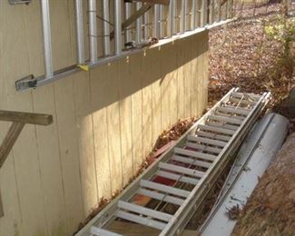 2 aluminum ladders