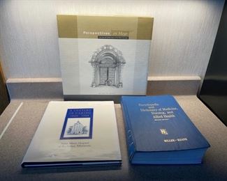 CLEARANCE ! $3.00 NOW, WAS $20.00...................Mayo Clinic Books and Nursing Book (H090)