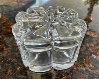 HALF OFF! $3.00 NOW, WAS $6.00................Heavy Crystal Box, small nick as is (H072)