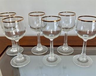 CLEARANCE ! $2.00 NOW, WAS $12.00...................Set of 6 Gold Rim Glasses 5 1/2" tall (H050)