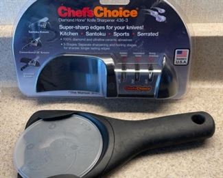 CLEARANCE ! $4.00 NOW, WAS $12.00................Chef's Choie Sharpener and more (H039)