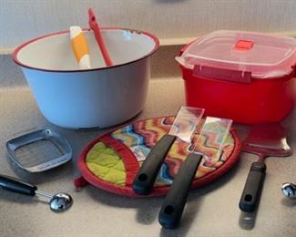 HALF OFF! $6.00 NOW, WAS $12.00.................Kitchenware (H037)