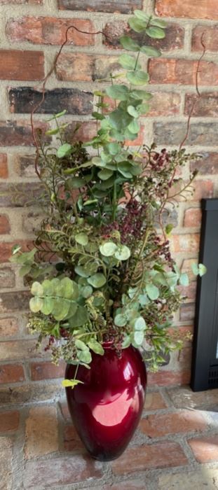 HALF OFF! $8.00 NOW, WAS $16.00..................Floral Decor and Vase 40" tall (H015)