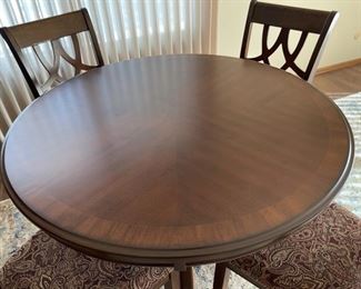 Top View: Table and 4 Chairs, excellent condition table is 42" round and 31" tall (H003)