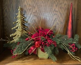CLEARANCE ! $2.00 NOW, WAS $10.00.................Holiday Decor (H208)