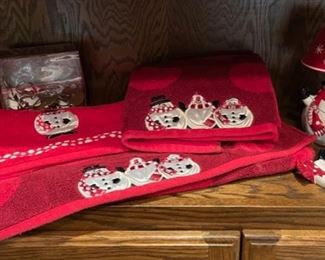 CLEARANCE ! $3.00 NOW, WAS $12.00..................Holiday Decor (H199)