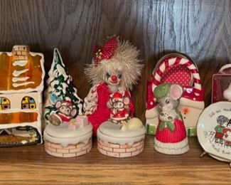 REDUCED! $7.50 NOW, WAS $10.00..................Holiday Decor (H196)