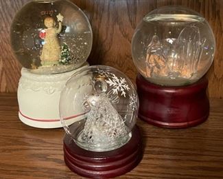 CLEARANCE ! $2.00 NOW, WAS $16.00..................Holiday Decor (H193)