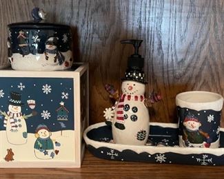 CLEARANCE ! $3.00 NOW, WAS $10.00..................Holiday Decor (H191)