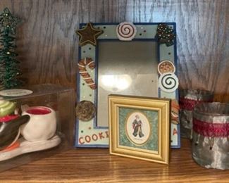 CLEARANCE! $3.00 NOW, WAS $10.00..................Holiday Decor (H189)