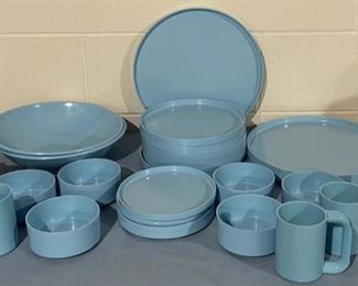 HALF OFF! $100.00 NOW, WAS $200.00...................Heller Design Massimo Vignelli Mid Century Modern Melamine Picnic ware (H170)