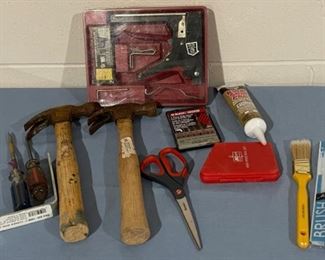 HALF OFF! $6.00 NOW, WAS $12.00...............Tools and more (H147)