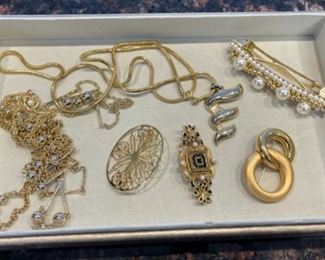 HALF OFF! $4.00 NOW, WAS $12.00.......................Costume Jewelry (H117)