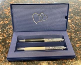HALF OFF! $20.00 NOW, WAS $40.00.....................Swarovski Pen Set (H106)