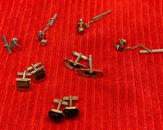 HALF OFF! $5.00 NOW, WAS $16.00..................Cuff Links (H107)