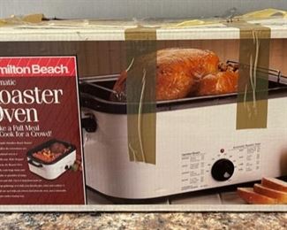 CLEARANCE ! $10.00 NOW, WAS $30.00....................Hamilton Beach Roaster Oven (H352)