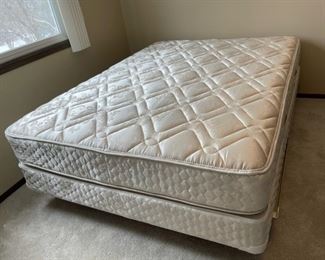 FREE Queen Bed and Frame, Clean Firm Mattress (H338)