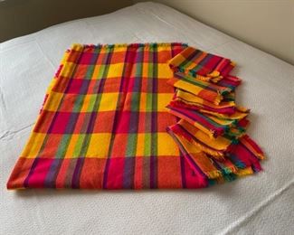 HALF OFF! $6.00 NOW, WAS $12.00.....................Tablecloth and Napkins (H333)