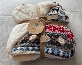 REDUCED! $10.50 NOW, WAS $14.00......................Kirklands Throw Blanket (H320)