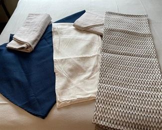 CLEARANCE ! $3.00 NOW, WAS $14.00..................Tableclothes (H305)